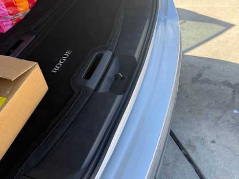 Used 2019 Nissan Rogue SV image 18