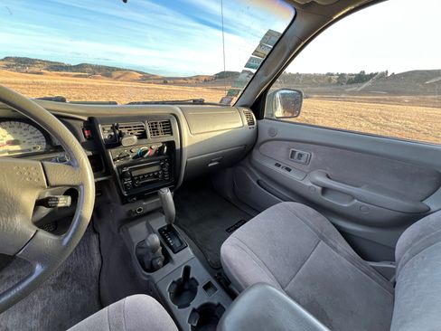 Used 2004 Toyota Tacoma 4x4 Xtracab V6 image 17