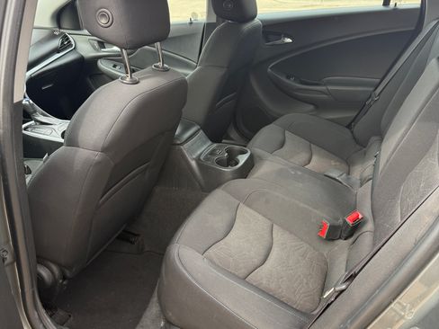 Used 2017 Chevrolet Volt LT w/ Comfort Package image 10