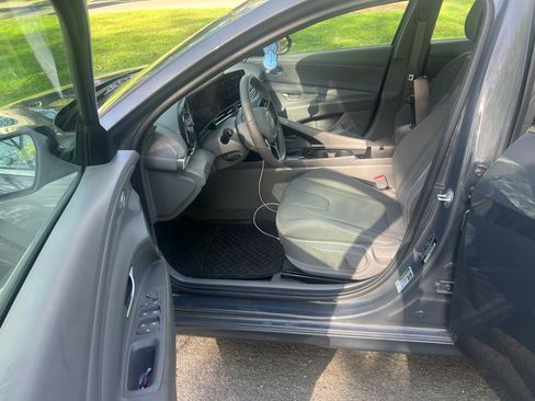 Used 2024 Hyundai Elantra SEL w/ Convenience Package image 5