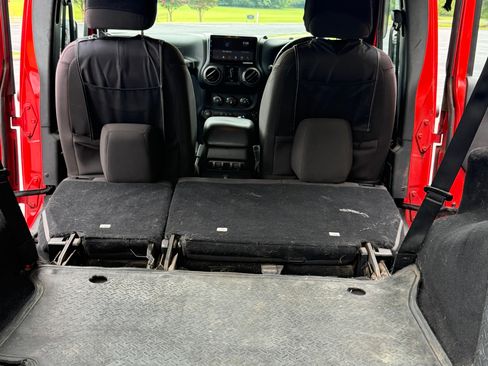 Used 2015 Jeep Wrangler Unlimited Sport AWD/4WD image 10