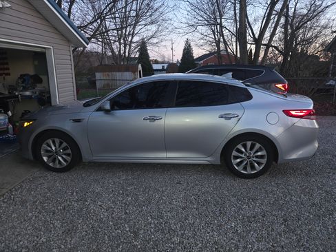 Used 2017 Kia Optima LX image 1