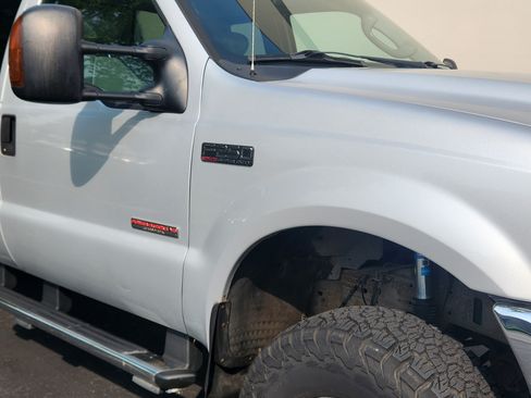 Used 2004 Ford F250 Lariat image 4