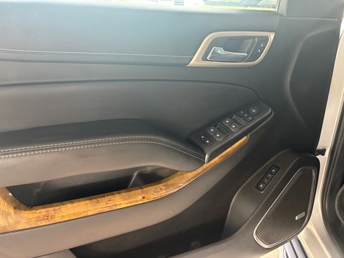 Used 2017 GMC Yukon Denali RWD image 8