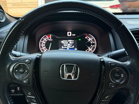 Used 2018 Honda Ridgeline Black Edition image 15