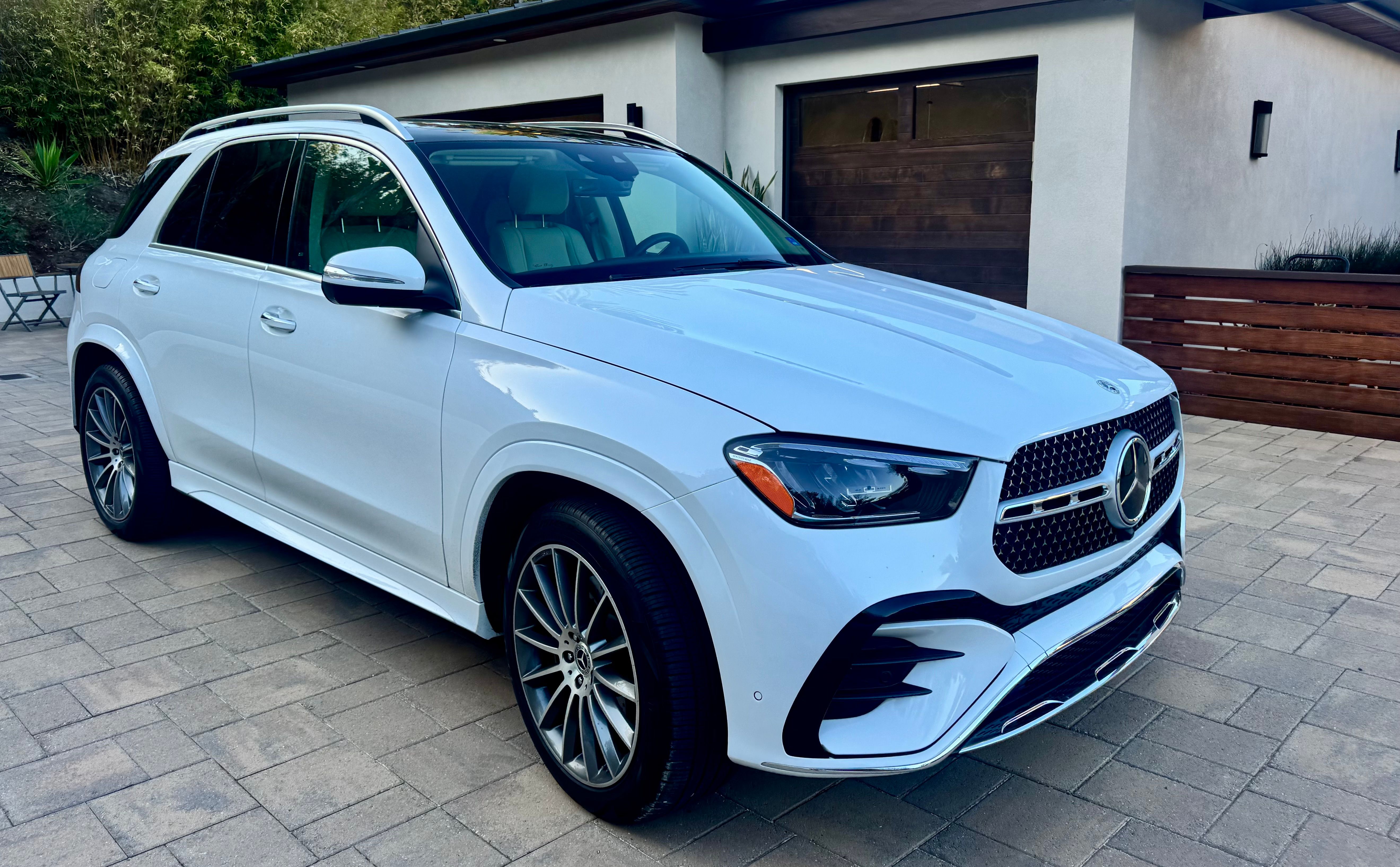 Used 2026 Mercedes-Benz GLE 450e 4MATIC image 1