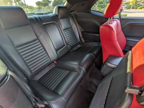 Used 2010 Dodge Challenger R/T image 15