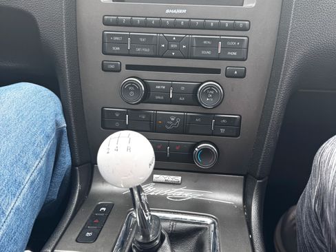 Used 2010 Ford Mustang GT Premium image 6