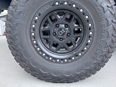 Used 2023 Jeep Wrangler Unlimited Sahara image 12