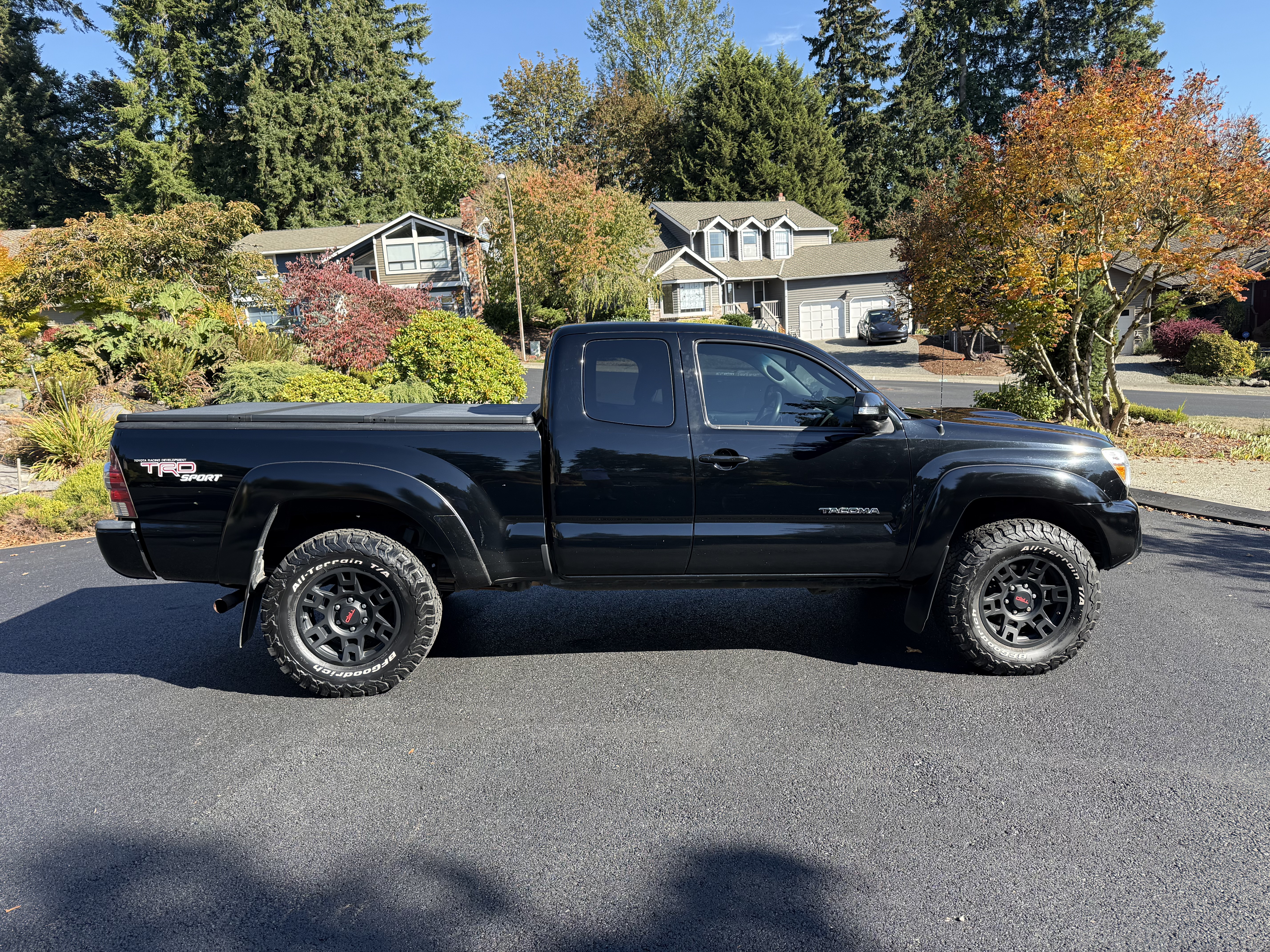 Used 2013 Toyota Tacoma 4x4 Access Cab V6 w/ TRD Sport Pkg image 4