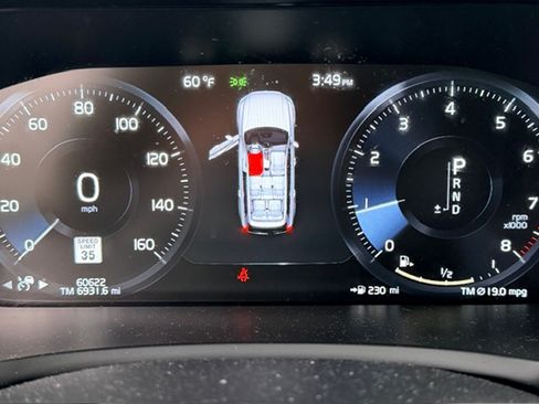 Used 2021 Volvo XC90 T6 Momentum w/ Advanced Package image 6