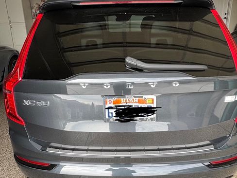 Used 2022 Volvo XC90 T8 R-Design w/ Advanced Package image 10