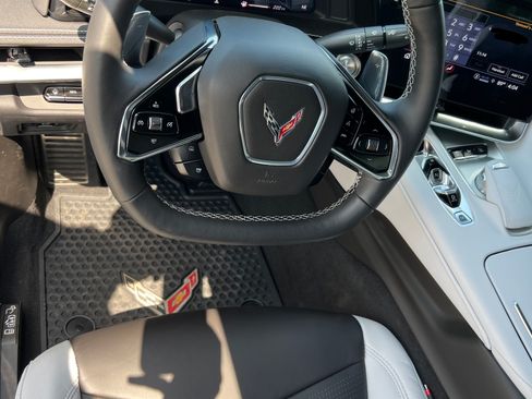 Used 2022 Chevrolet Corvette Stingray Preferred Cpe w/ Z51 Performance Package image 5