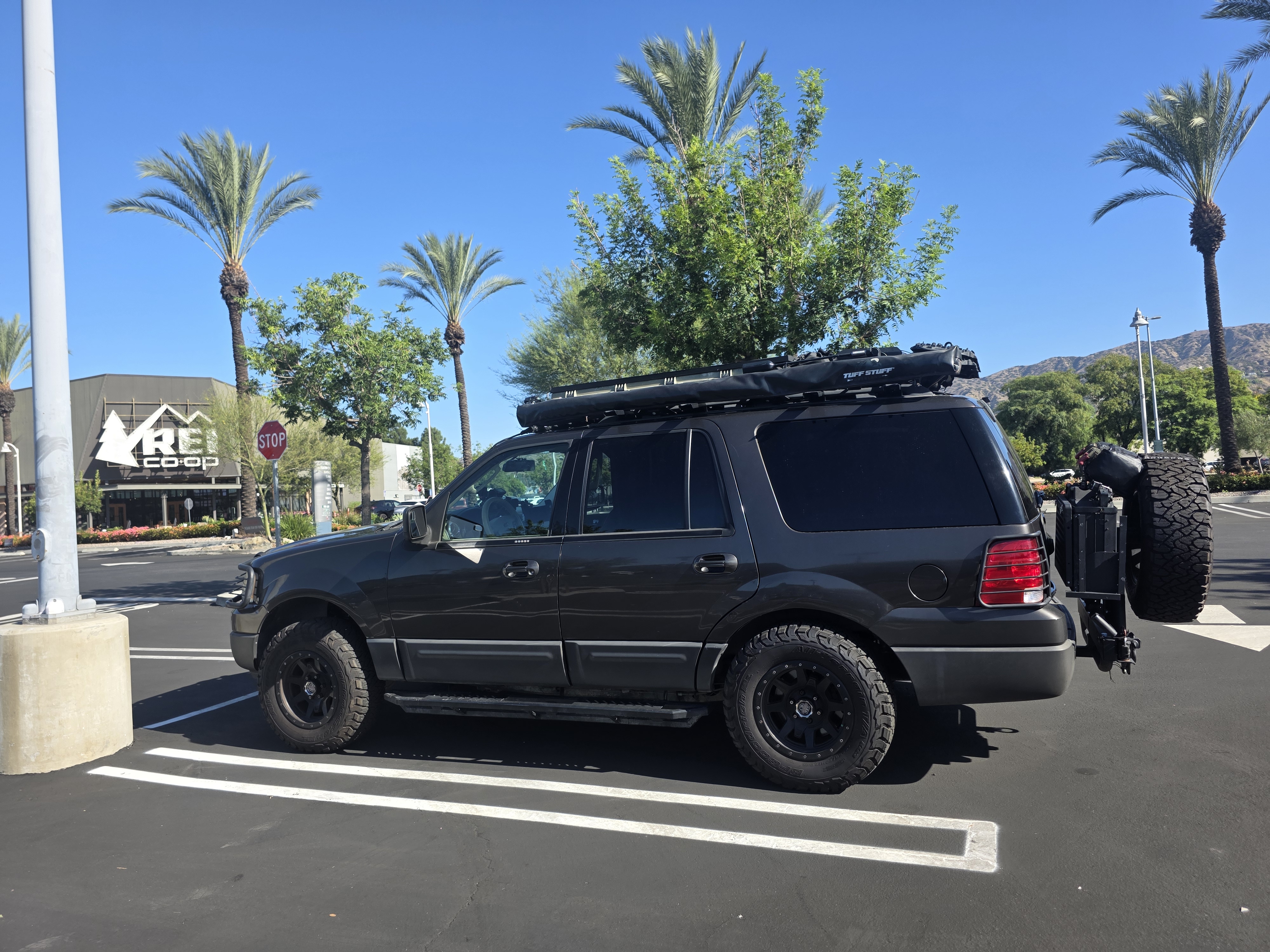 Used 2005 Ford Expedition XLT AWD/4WD image 8