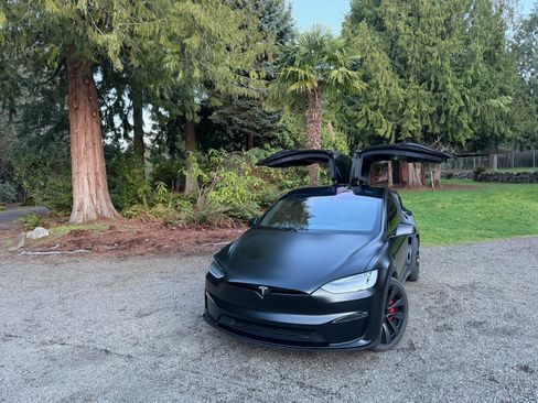 Used 2022 Tesla Model X Plaid image 14