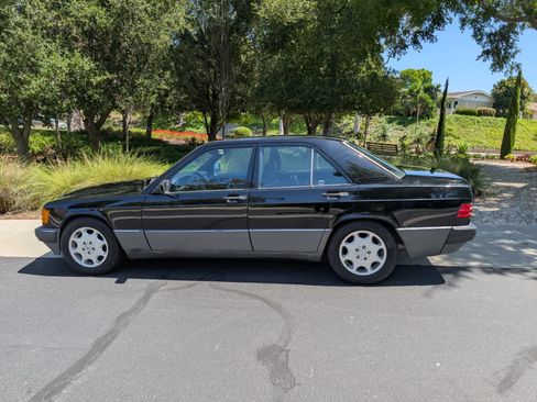 Used 1993 Mercedes-Benz 190 E 2.6 image 9