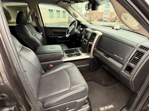 Used 2016 RAM 2500 Laramie w/ Convenience Group image 12