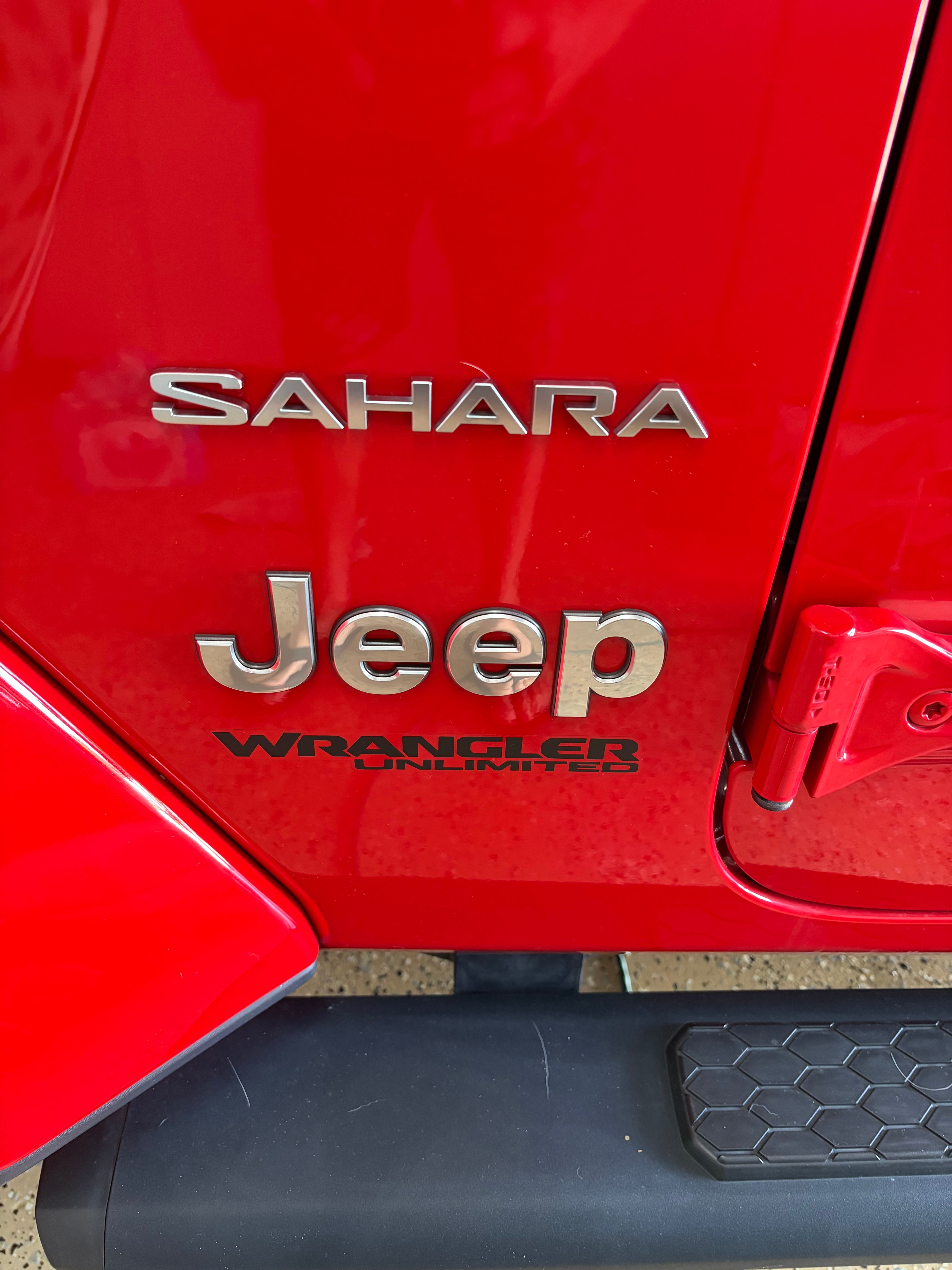 Used 2020 Jeep Wrangler Unlimited Sahara AWD/4WD image 2