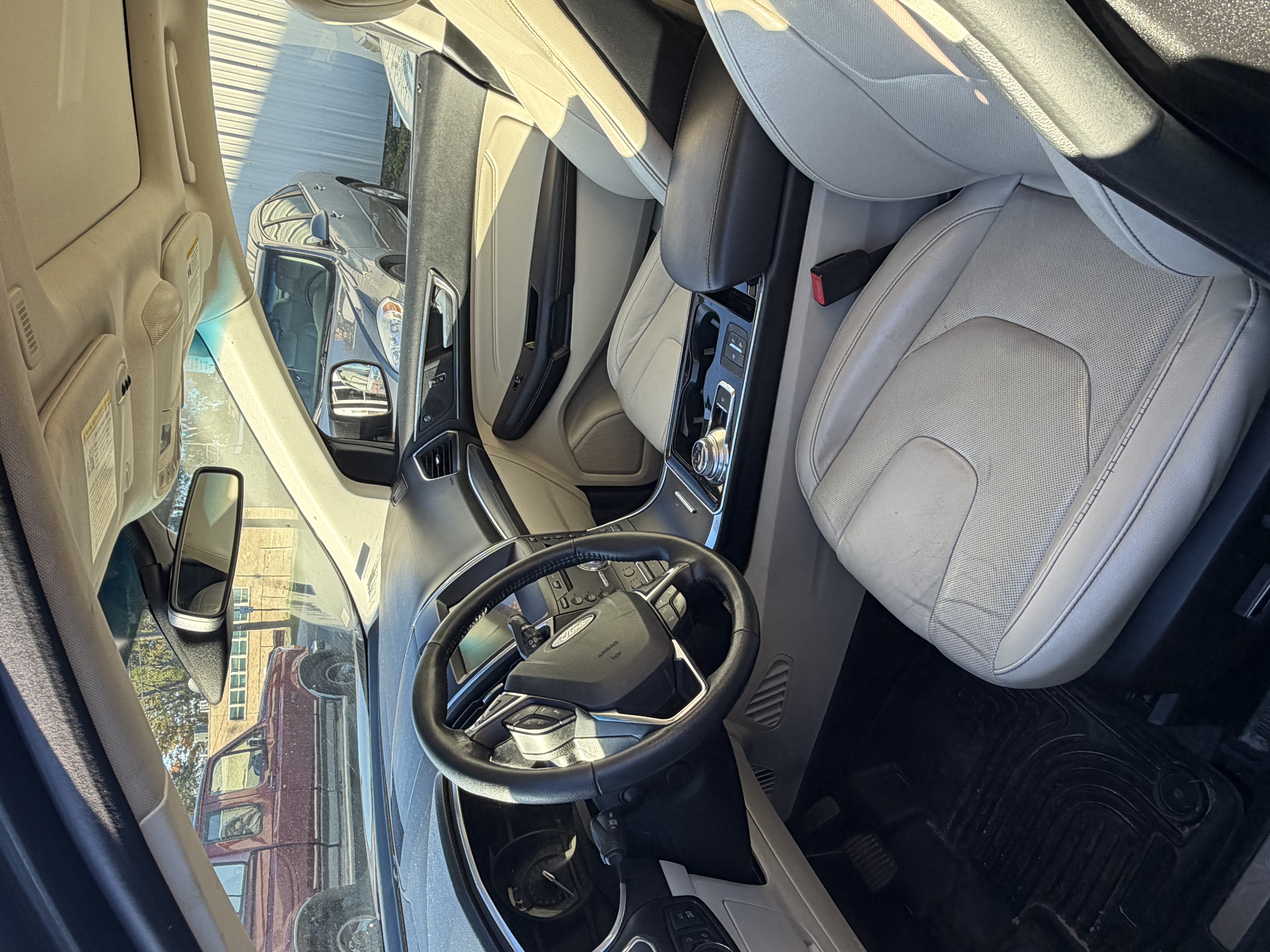 Used 2019 Ford Edge Titanium w/ Equipment Group 301A AWD/4WD image 5