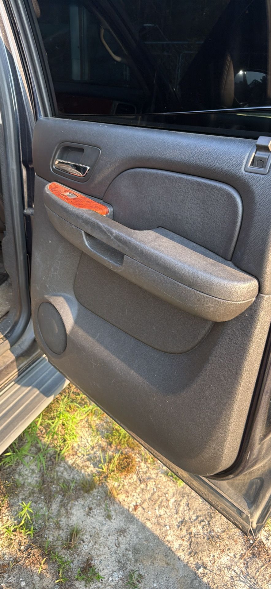 Used 2013 Chevrolet Suburban LT RWD image 8