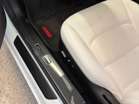 Used 2023 Tesla Model 3 Performance image 5