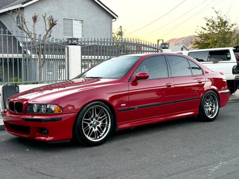 Used 2003 BMW M5 image 1