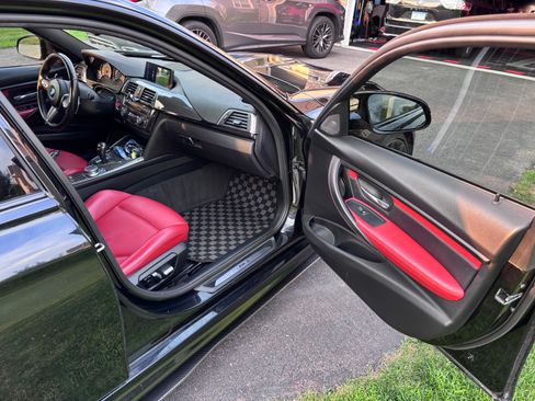 Used 2018 BMW M3 RWD image 16