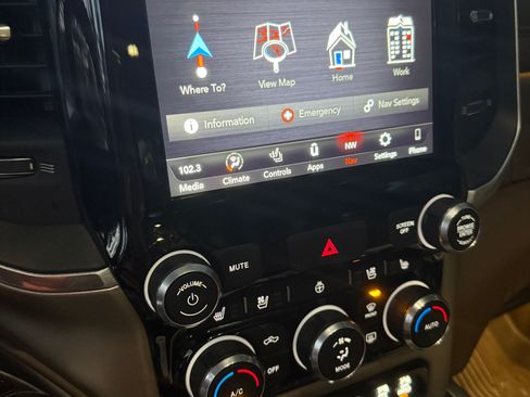 Used 2020 RAM 1500 Laramie image 9