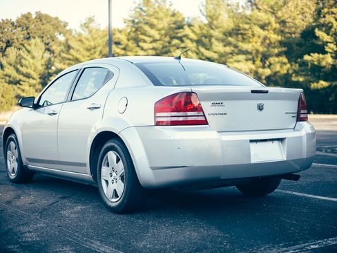 Used 2010 Dodge Avenger SXT image 21