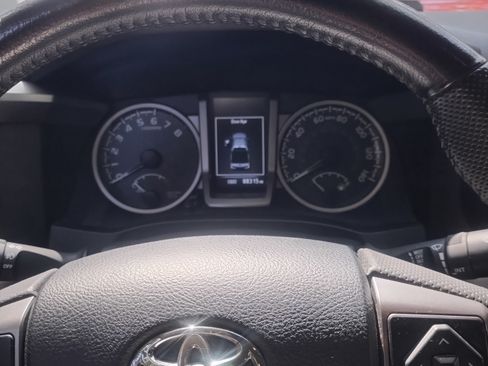 Used 2018 Toyota Tacoma SR5 image 13