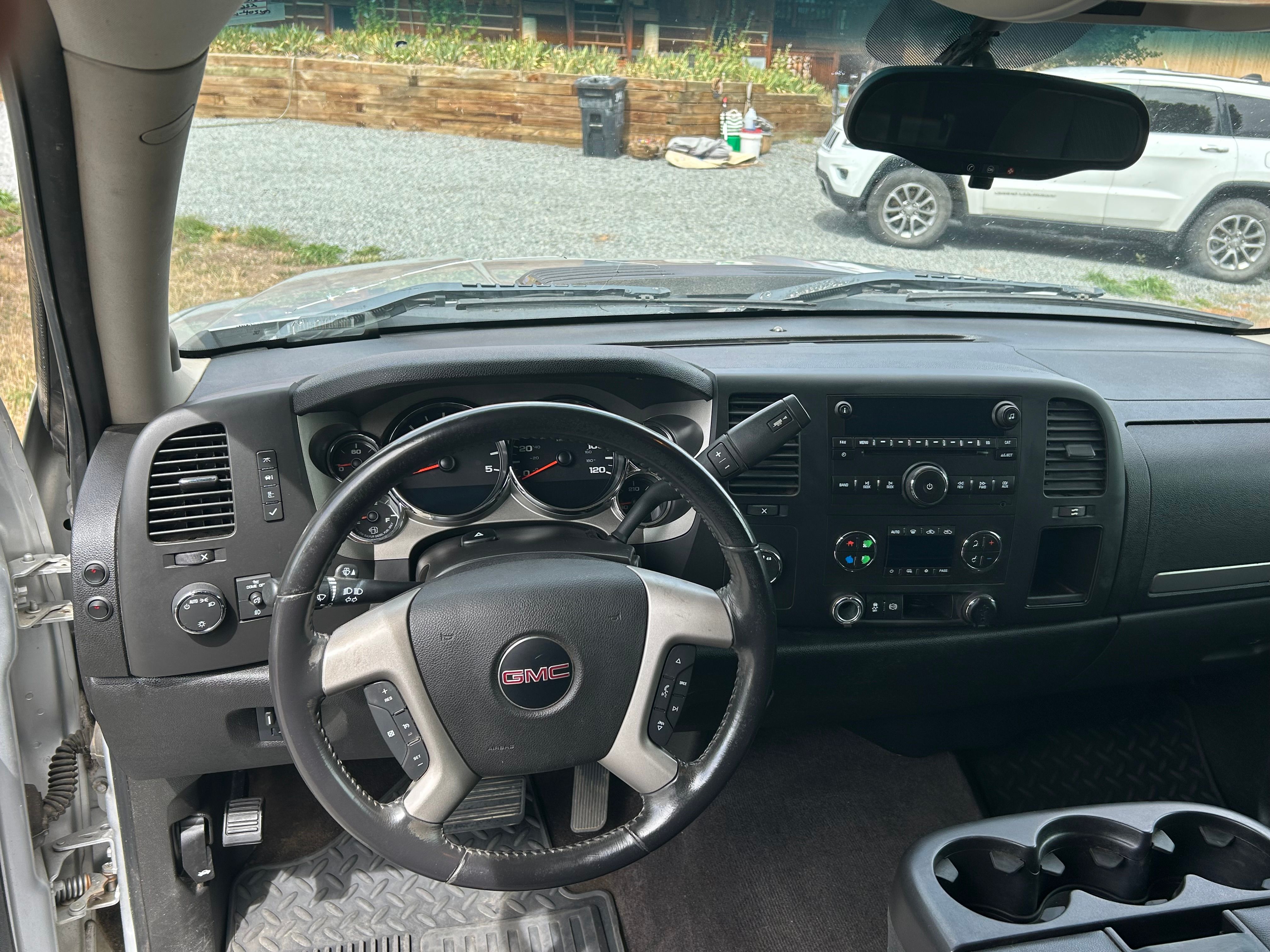Used 2012 GMC Sierra 2500 SLE w/ SLE Preferred Package AWD/4WD image 17