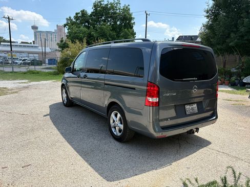 Used 2016 Mercedes-Benz Metris Passenger image 2