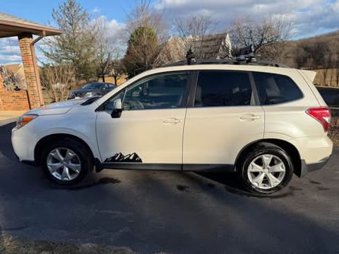 Used 2014 Subaru Forester 2.5i Limited image 2