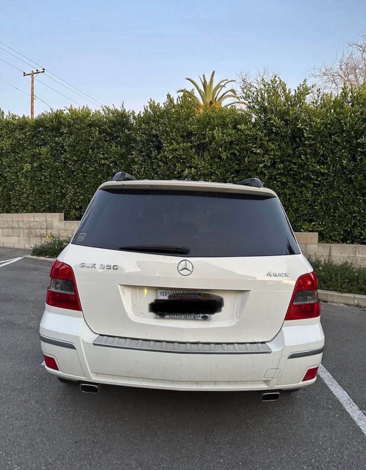 Used 2010 Mercedes-Benz GLK 350 4MATIC image 2