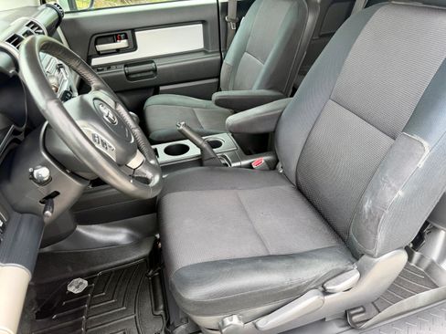 Used 2007 Toyota FJ Cruiser 4WD w/ Upgrade Pkg 2 image 17