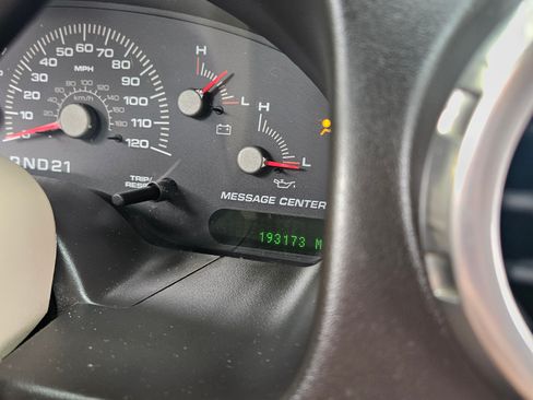 Used 2004 Ford Expedition Eddie Bauer image 17