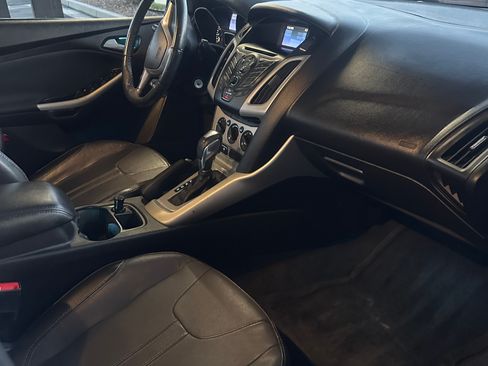 Used 2014 Ford Focus SE w/ Equipment Group 201A image 9