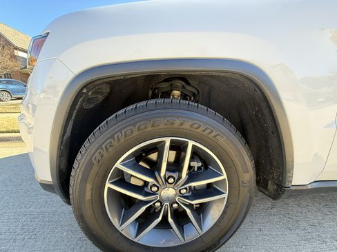 Used 2018 Jeep Grand Cherokee Limited w/ Luxury Group II image 19