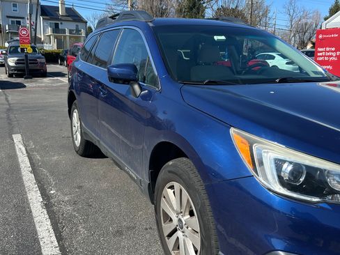 Used 2015 Subaru Outback 2.5i Premium image 11