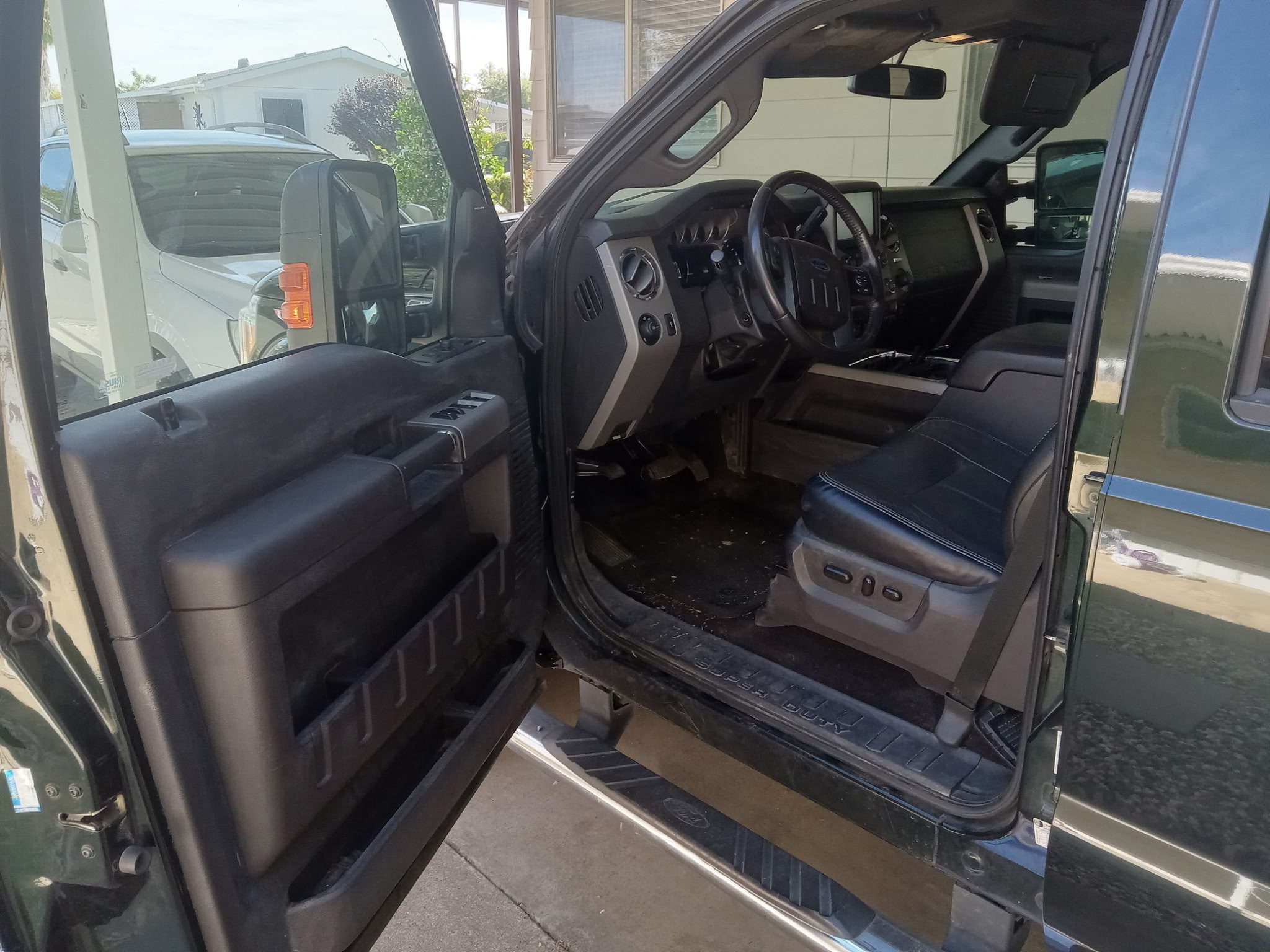 Used 2016 Ford F250 Lariat w/ Lariat Ultimate Package AWD/4WD image 6
