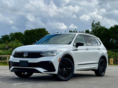 Used 2022 Volkswagen Tiguan SE R-Line
