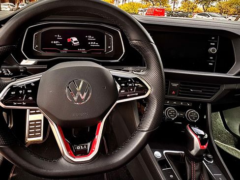 Used 2023 Volkswagen Jetta GLI Autobahn image 8