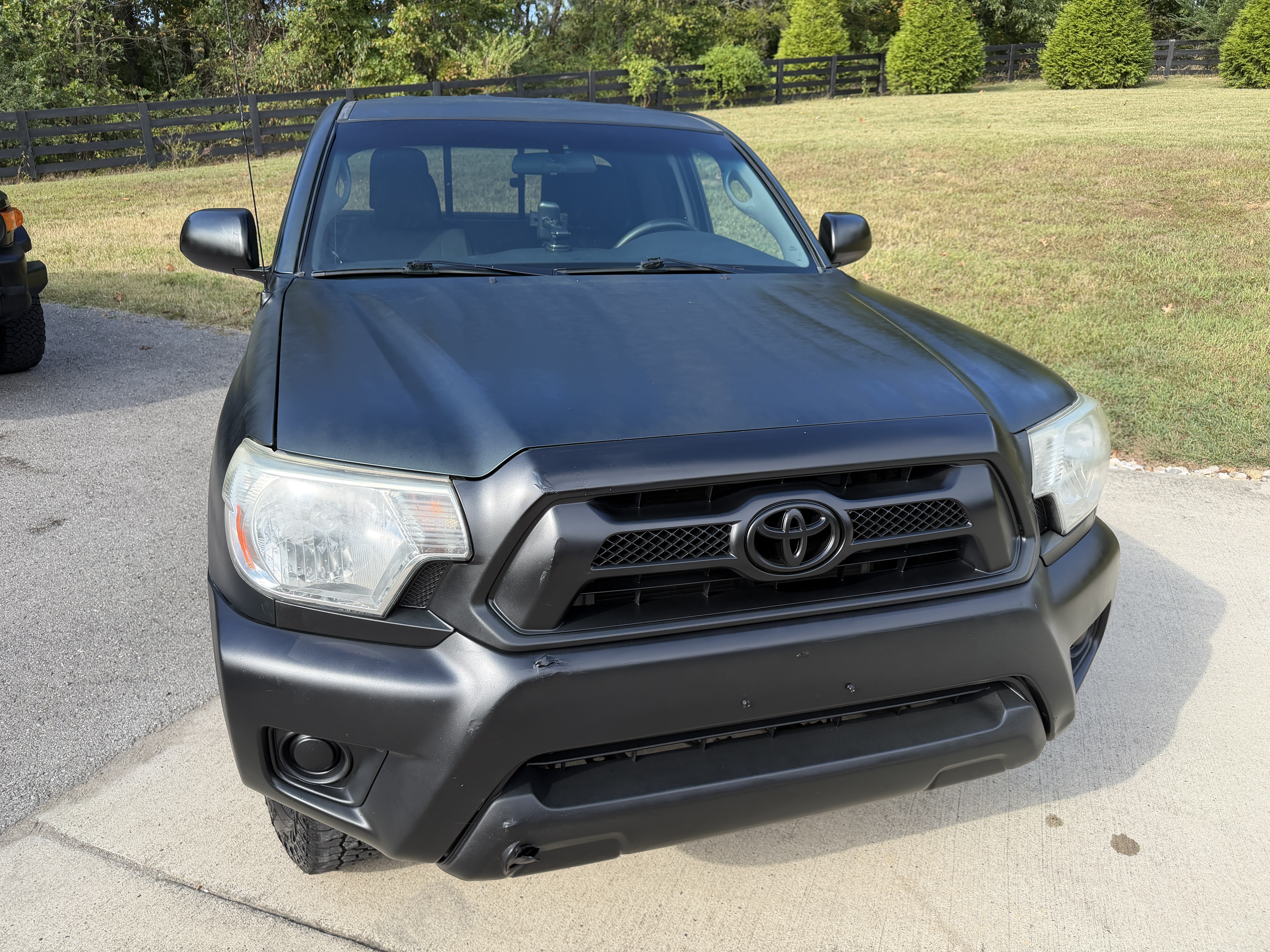 Used 2014 Toyota Tacoma 2WD Access Cab w/ SR5 Package image 2