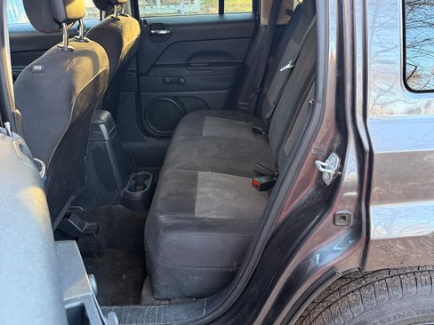 Used 2016 Jeep Patriot Sport FWD image 8