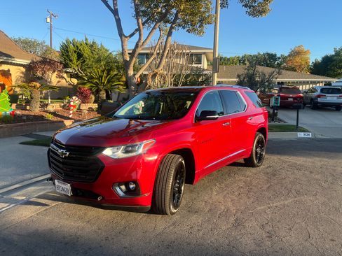 Used 2020 Chevrolet Traverse Premier w/ LPO, Blackout Package image 1
