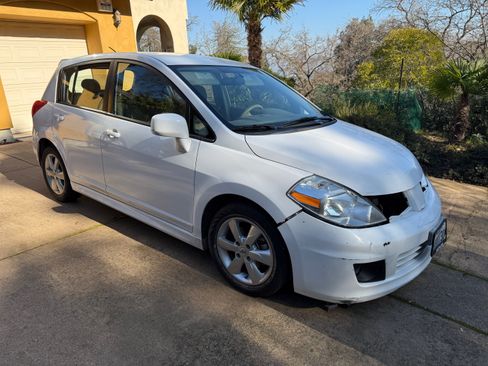 Used 2010 Nissan Versa SL w/ Premium Pkg image 8