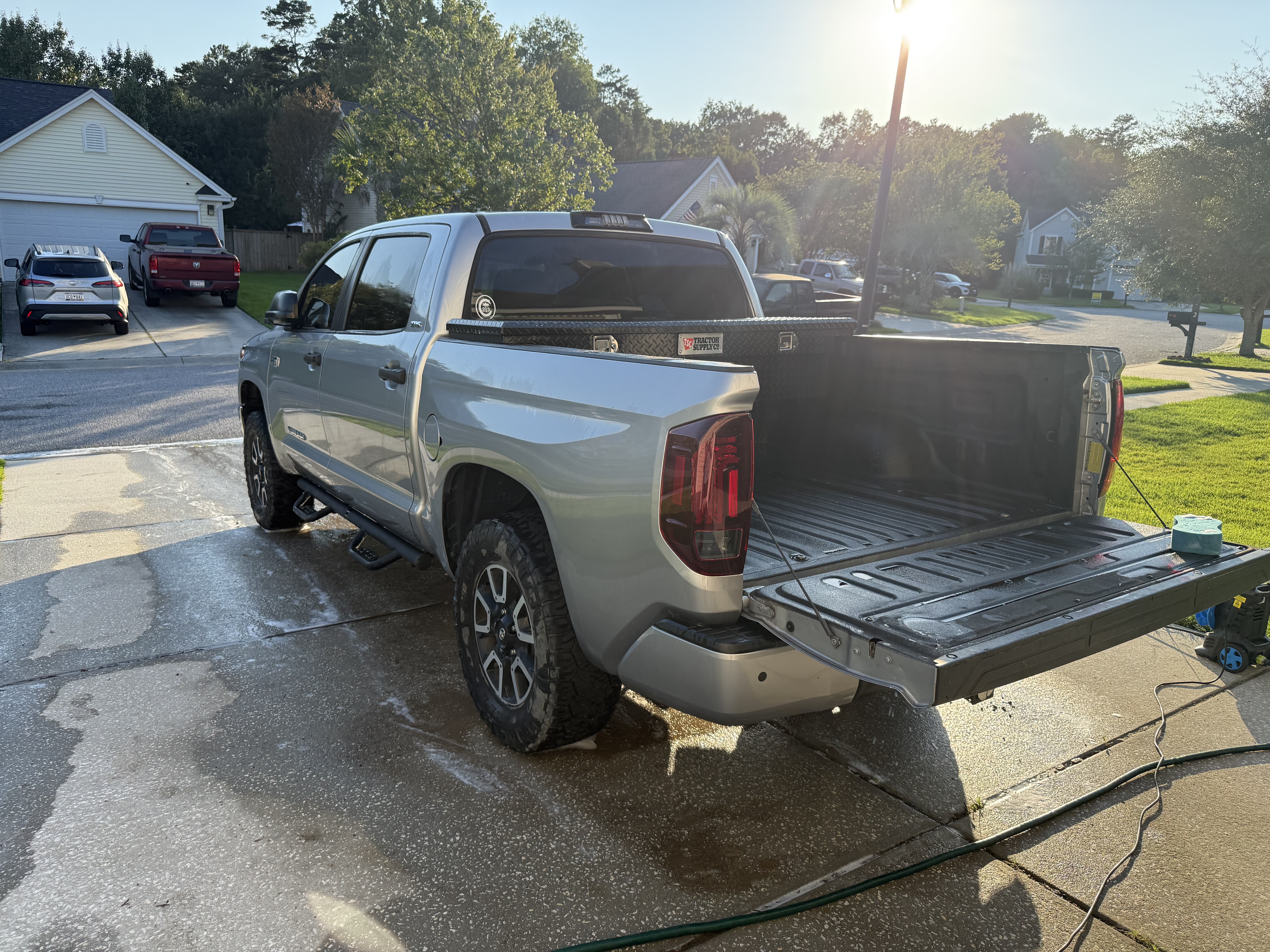Used 2019 Toyota Tundra SR5 w/ Convenience Package AWD/4WD image 4