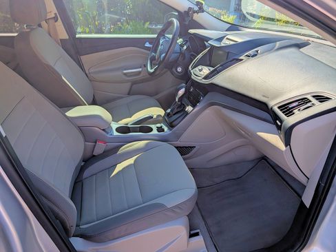 Used 2015 Ford Escape SE w/ Equipment Group 201A image 18