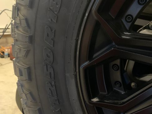 Used 2018 Jeep Wrangler Rubicon w/ Steel Bumper Group image 10