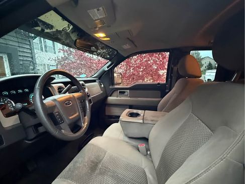 Used 2010 Ford F150 XLT image 11